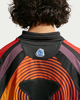 NIKE公式】ナイキ x KOI メンズ ユニフォーム トップス.オンライン